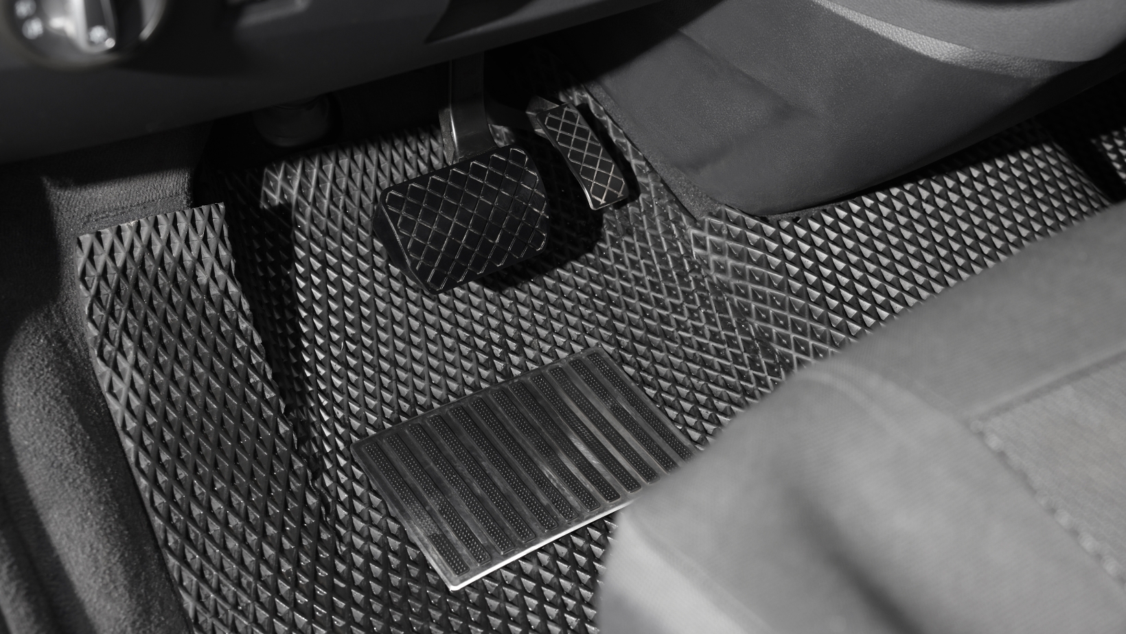 Invest in Car Mats UK for Long-Lasting Protection and Easy Cleaning