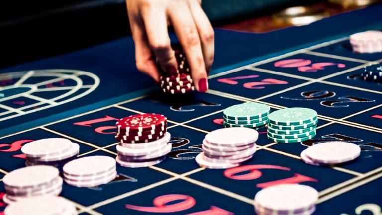 Essential Tools Every Crypto Casino Player Needs for Strategy and High-Stakes Gaming