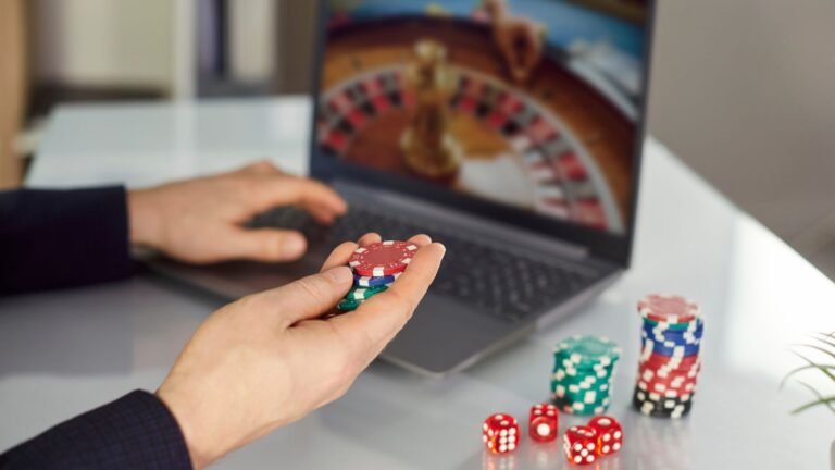 The Popularity Of Online Slot Games Versus The Appeal Of Esports Tournaments For Youth In Romania